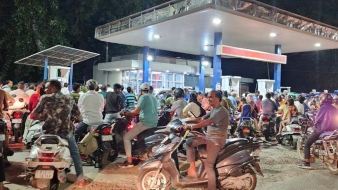 Petrol, Diesel Prices On July 7: Check Today's Fuel Rates In Delhi, Mumbai, Kolkata Petrol, Diesel Prices On July 7: Check Today's Fuel Rates In Delhi, Mumbai, Kolkata