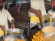 Viral Video: Street Vendor Cooks Pakoras And Tea Simultaneously, Internet Reacts Viral Video: Street Vendor Cooks Pakoras And Tea Simultaneously, Internet Reacts