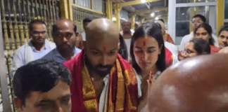 Hardik Pandya Visits Venkateswara Swamy Temple After Head Tonsure, Photos Go Viral Hardik Pandya Visits Venkateswara Swamy Temple After Head Tonsure, Photos Go Viral