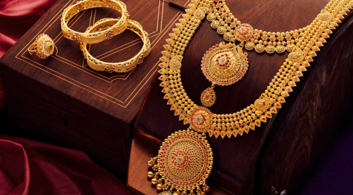 Gold And Silver Rates On August 4: Latest Prices In Delhi, Mumbai, Kolkata Gold And Silver Rates On August 4: Latest Prices In Delhi, Mumbai, Kolkata