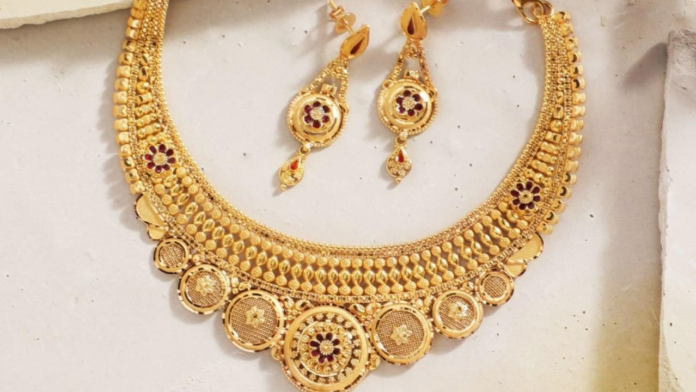 Untitled design - 2026-08-06T124104.322 Gold And Silver Prices On August 6: Check Today's Rates In Delhi, Mumbai, Kolkata