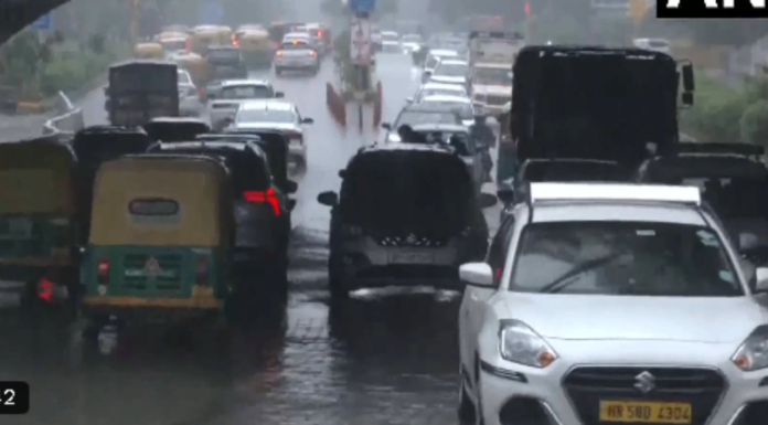 Heavy Monsoon Showers Cripple Delhi-NCR, Waterlogging Hits Major Routes Heavy Monsoon Showers Cripple Delhi-NCR, Waterlogging Hits Major Routes