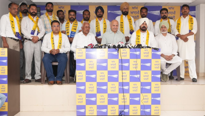 AAP Is Only Party Where Volunteers & Grassroots Workers Are Valued And Respected: Sanmeek Singh Hanry AAP Is Only Party Where Volunteers & Grassroots Workers Are Valued And Respected: Sanmeek Singh Hanry