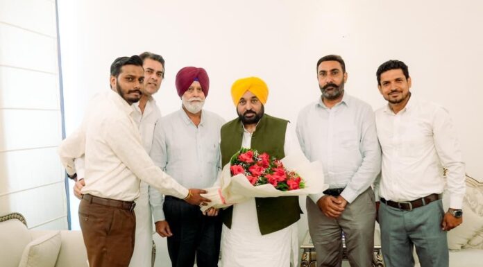 Inspired By Pro-People Policies Of Bhagwant Mann Govt, Former India Cricketer Manpreet Singh ‘Gony’, International Gold Medallist Kunar Join AAP Inspired By Pro-People Policies Of Bhagwant Mann Govt, Former India Cricketer Manpreet Singh ‘Gony’, International Gold Medallist Kunar Join AAP