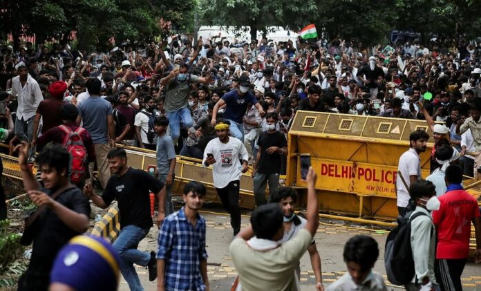 Centre Tells Supreme Court It Remains Committed to Dropping Cases Against Student Protesters Centre Tells Supreme Court It Remains Committed to Dropping Cases Against Student Protesters