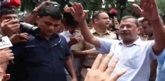 Kejriwal Heads Protest March To PM’s Residence Over E20 Rollout Kejriwal Heads Protest March To PM's Residence Over E20 Rollout
