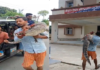 Bihar Farmer Carries Rescued Crocodile To Police Station After Alleged Delay In Response Bihar Farmer Carries Rescued Crocodile To Police Station After Alleged Delay In Response