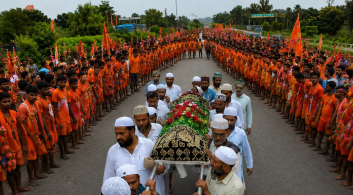 Kanwariyas Form Human Chain on UP Highway to Facilitate Muslim Youth’s Funeral Procession