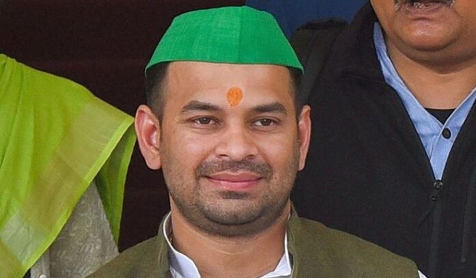 Tej Pratap Yadav Takes Aim at Bhojpuri Industry, Says 'Vulgarity Must End' Tej Pratap Yadav Takes Aim at Bhojpuri Industry, Says 'Vulgarity Must End'