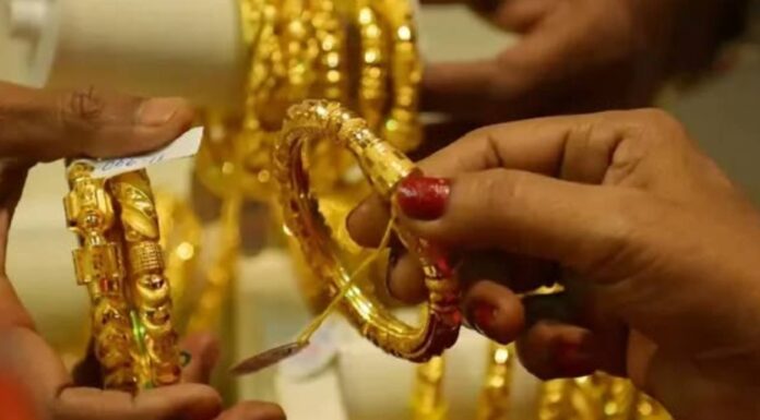 Gold-Silver Price Today: 24K Gold Touches ₹15,267, Silver Slips ₹100 Gold-Silver Price Today: 24K Gold Touches ₹15,267, Silver Slips ₹100