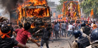 Bihar: 2 Killed During Vishwakarma Puja Procession, Mob Sets Truck Ablaze And Stones Police Bihar: 2 Killed During Vishwakarma Puja Procession, Mob Sets Truck Ablaze And Stones Police