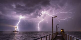 Monsoon Retreats, But Rain Continues: 10 States On Alert, Snowfall In Hills Monsoon Retreats, But Rain Continues: 10 States On Alert, Snowfall In Hills