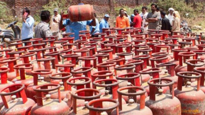 New Project (29) LPG Subsidy Update: Aadhaar Verification Required To Continue Benefits