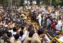 Daroga Recruitment Protest Turns Chaotic in Patna as Students Break Police Barricades