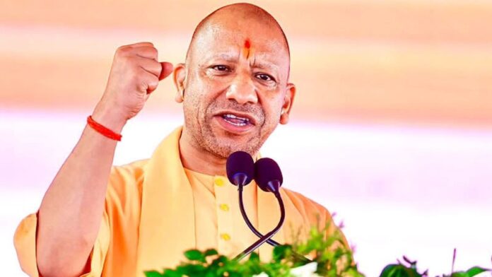 CM Yogi Conveys Message of Women's Empowerment Through Prayers to Maa Kushmanda CM Yogi Conveys Message of Women's Empowerment Through Prayers to Maa Kushmanda