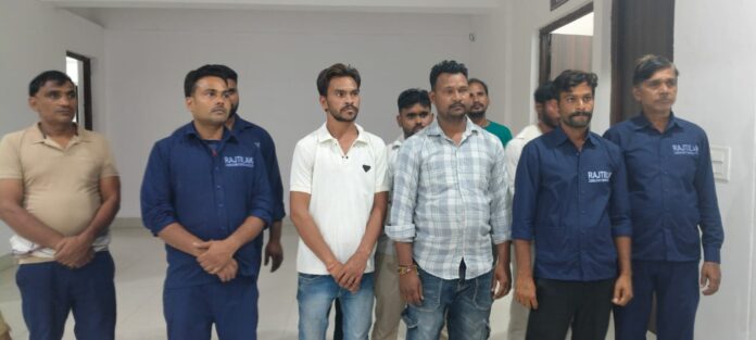 Banke Bihari Temple Sanitation Workers Await 14 Months’ Salary, Appeal to DM