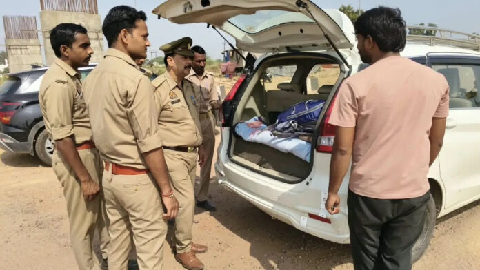 Aligarh Police alert regarding CJP movement, intensive checking of buses and cars on Yamuna Expressway