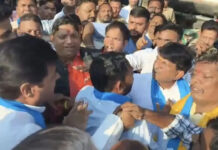 'Battle for the Microphone' Between Minister Kapil Dev and SP Leader Rakesh Sharma: Clash Erupts on Valmiki Jayanti