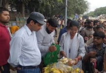Blooms International India Distributes Fruits and Juice to Patients Outside AIIMS Delhi