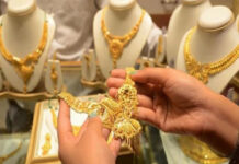 Buying gold for your loved one on Karwa Chauth, know what to keep in mind