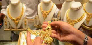 Buying gold for your loved one on Karwa Chauth, know what to keep in mind
