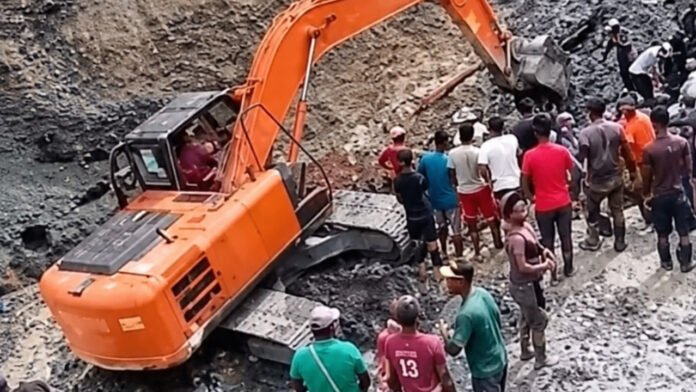 Colombia Mine Landslide: 14 Dead and 7 Injured in Illegal Gold Mine Collapse