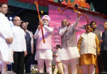 Vijayadashami Celebrations Sweep Delhi from Red Fort to Dwarka, Leaders Call for Victory Over Social Evils