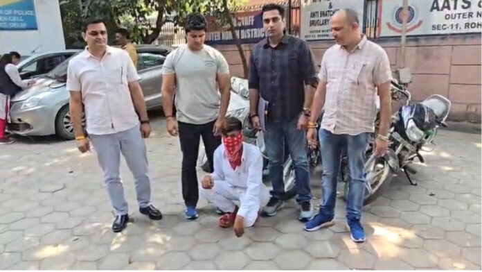 Delhi Police Arrest Suspect, Recover Seven Stolen Two-Wheelers Delhi Police arrested a 19-year-old suspect and recovered seven stolen two-wheelers