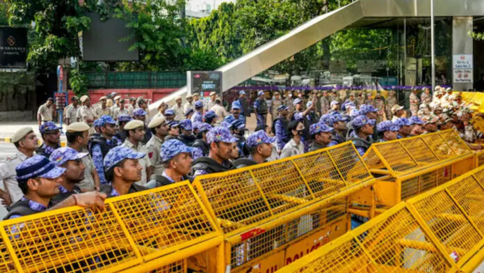 Delhi Police Explains Jantar Mantar Restrictions, Stresses Security and Democratic Rights