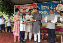 180 Schoolgirls Receive Bicycles Under Delhi Government’s Vidya Vahini Udaan Scheme