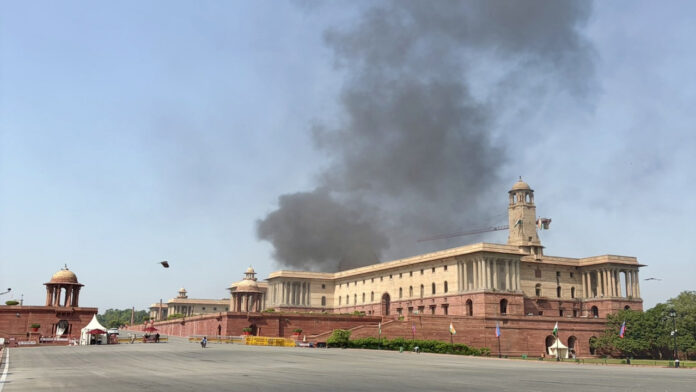 Fire Breaks Out at North Block Near Rashtrapati Bhavan, Six Fire Tenders Rushed to Spot