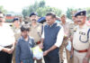 Ghaziabad Police Distribute Food to Needy Families in Slums, Commissioner Hears Residents’ Concerns