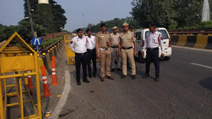Heavy Security on Airport Routes, Traffic Flow Remains Smooth