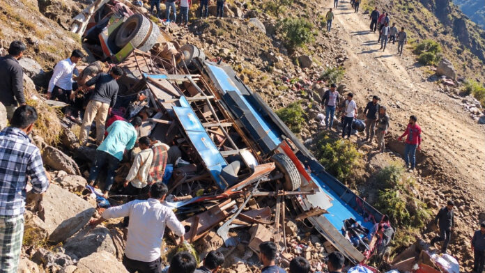 Jammu and Kashmir Bus Accident: 2 Dead, 15 Injured as Bus Plunges into Gorge in Udhampur