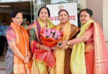 Karwa Chauth Celebrations Bring Festive Cheer to MCD Headquarters in Delhi MCD women employees celebrated Karwa Chauth at Delhi’s Civic Centre with mehendi, shopping stalls and messages promoting cultural traditions and togetherness.