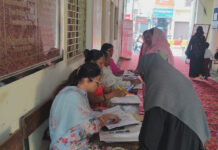 Last Chance to Update Voter List in Muzaffarnagar; Special Drive Open Until 4 PM Muzaffarnagar residents can register as voters or correct electoral roll details at designated polling stations until 4 pm on October 24.