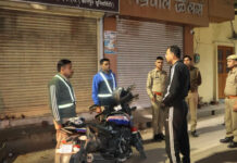 Mathura SSP Conducts Midnight Inspection to Check Police Vigilance, Warns Against Lapses in Night Patrolling