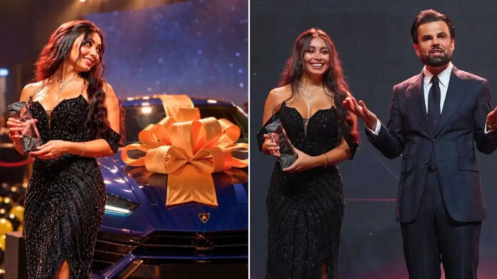 Boss gifts best employee a car worth 4 crore rupees, video goes viral