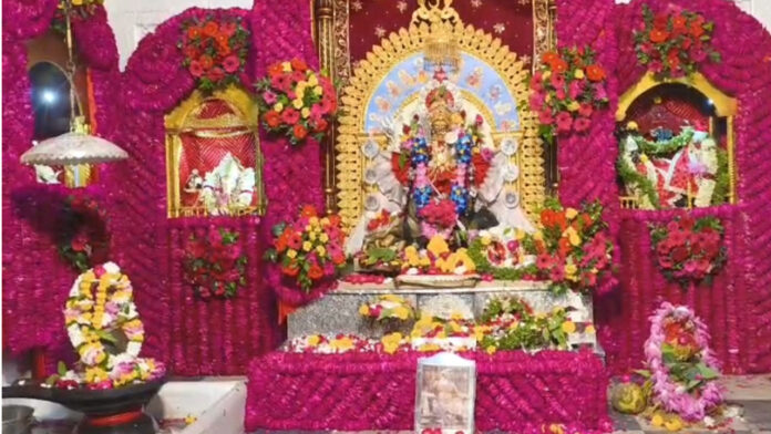 Navratri Begins in Vrindavan, Maa Katyayani Temple Echoes With Chants of the Goddess