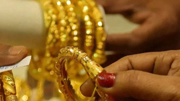 Morning, afternoon, or evening, when should you shop on Dhanteras? Find out the right time