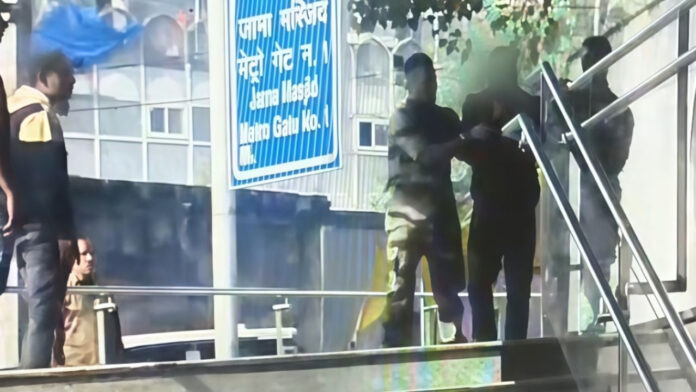 Passenger flees with suspicious bag; CISF jawan displays lightning-fast reflexes, apprehends him at the exit