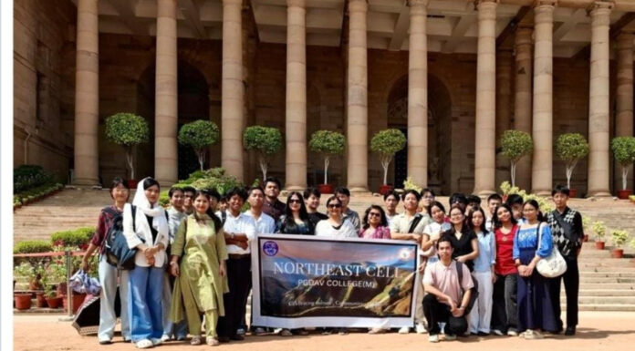 PGDAV College Students Visit Rashtrapati Bhavan to Explore India's Rich Heritage
