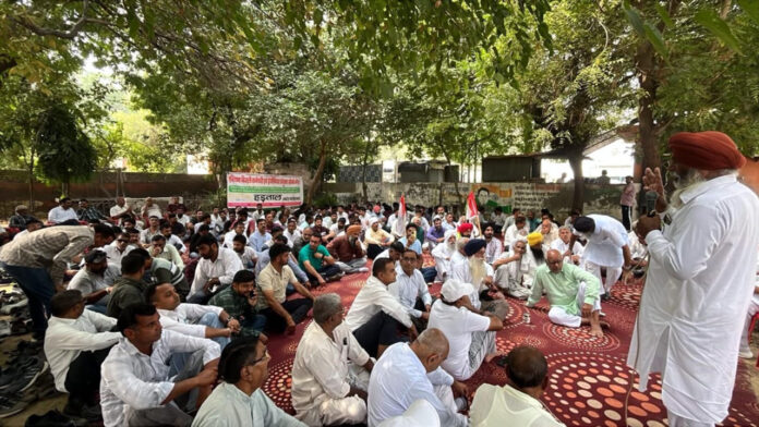 Power Employees’ Strike Continues in Fatehabad Over Privatisation, Opposition Backs Protest