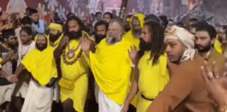 Premanand Maharaj Resumes Foot March After 14 Days, Vrindavan Sees Massive Devotee Gathering Premanand Maharaj returned to Vrindavan after completing a foot pilgrimage from Yamuna Vihar Ashram, drawing large crowds of devotees eager for his darshan