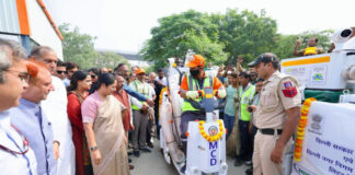 Rekha Gupta Government Deploys Modern Machines to Tackle Delhi’s Ghazipur Landfill