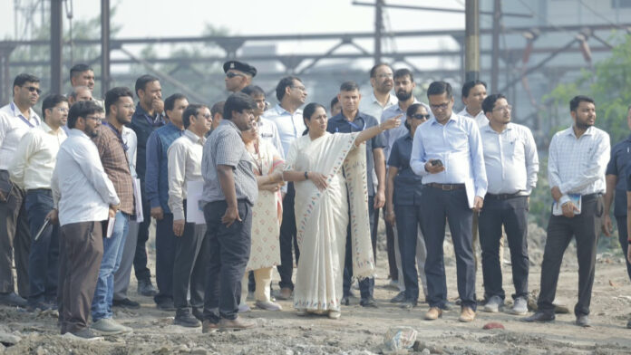 Munak Canal to Get a Major Makeover Ahead of Chhath Puja Rekha Gupta Reviews Development Work from Prembari Bridge to Singalpur