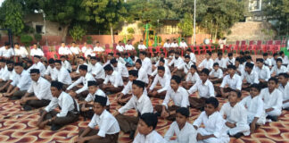RSS Volunteers Hold Vijayadashami Processions with Traditional Band Music in Hisar