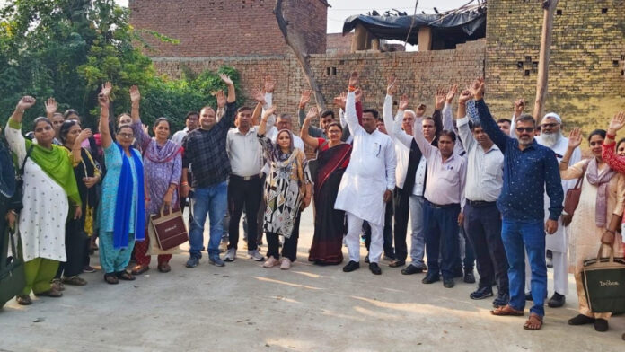 Teacher Organisations Back Charthawal BEO Amarveer Singh, Demand Fair Probe Into Allegations Teacher organisations in Charthawal backed BEO Amarveer Singh
