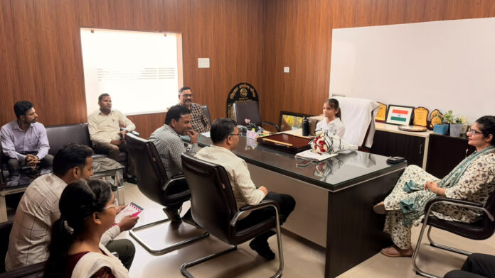Class 5 Student Avika Tyagi Takes Charge as Deputy Commissioner of Industries for a Day in Muzaffarnagar Class 5 student Avika Tyagi served as Deputy Commissioner of Industries for a day