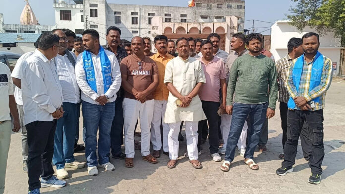 Valmiki Community Objects to Mic Dispute in Muzaffarnagar, Demands Public Apology from SP Leader